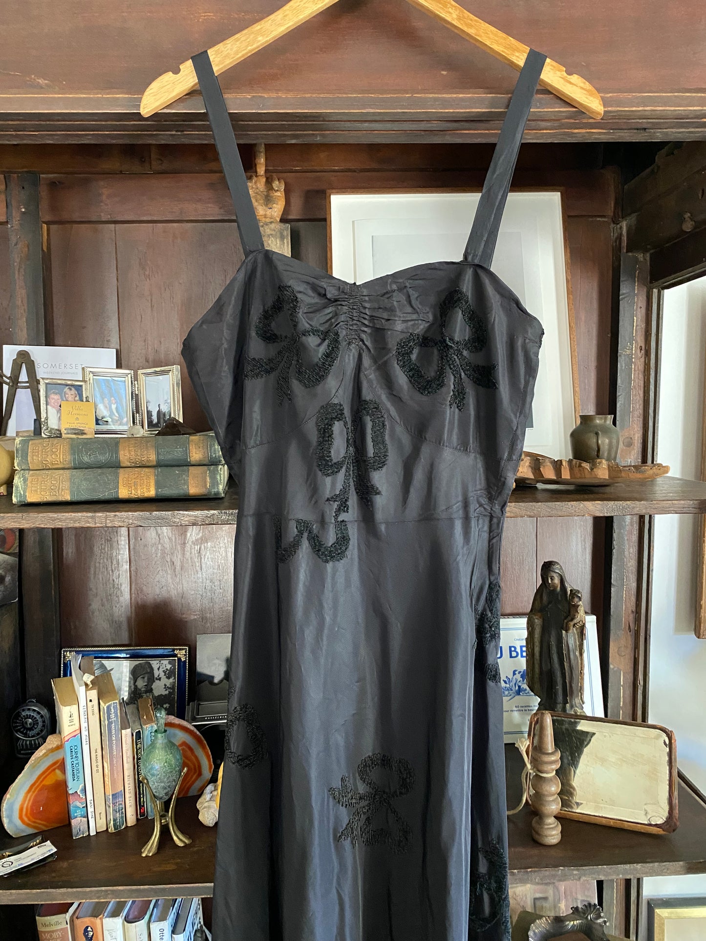 1940s Taffeta Gown w/ Velvet Chenille Bows- 5/6