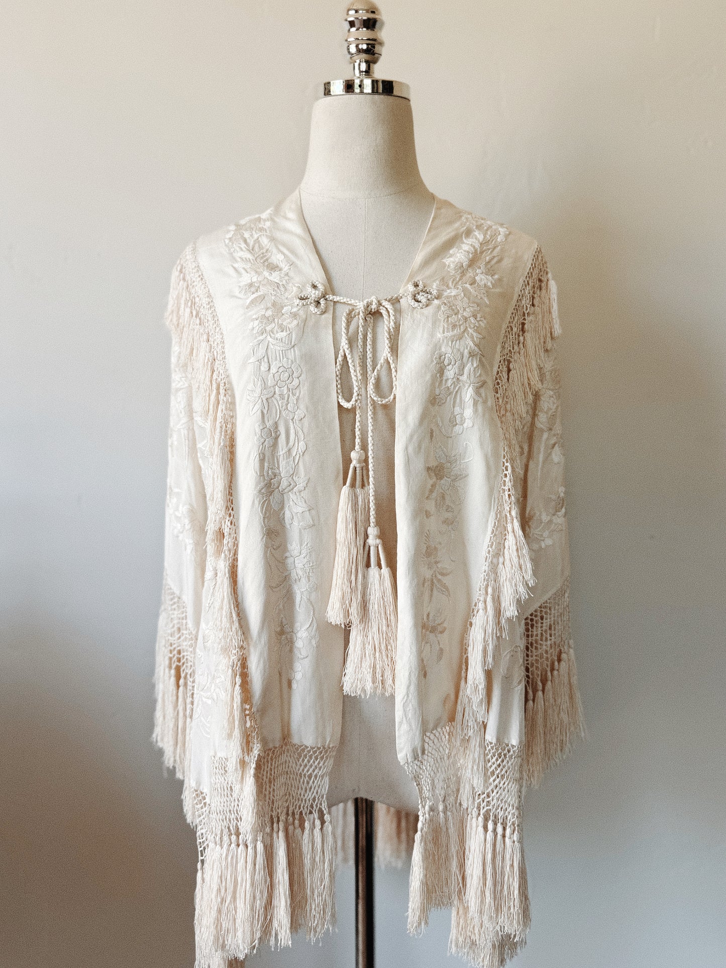 1920s Ivory Cantonese Silk Embroidered Shawl w/ Fringe + Tassels- S-M/L