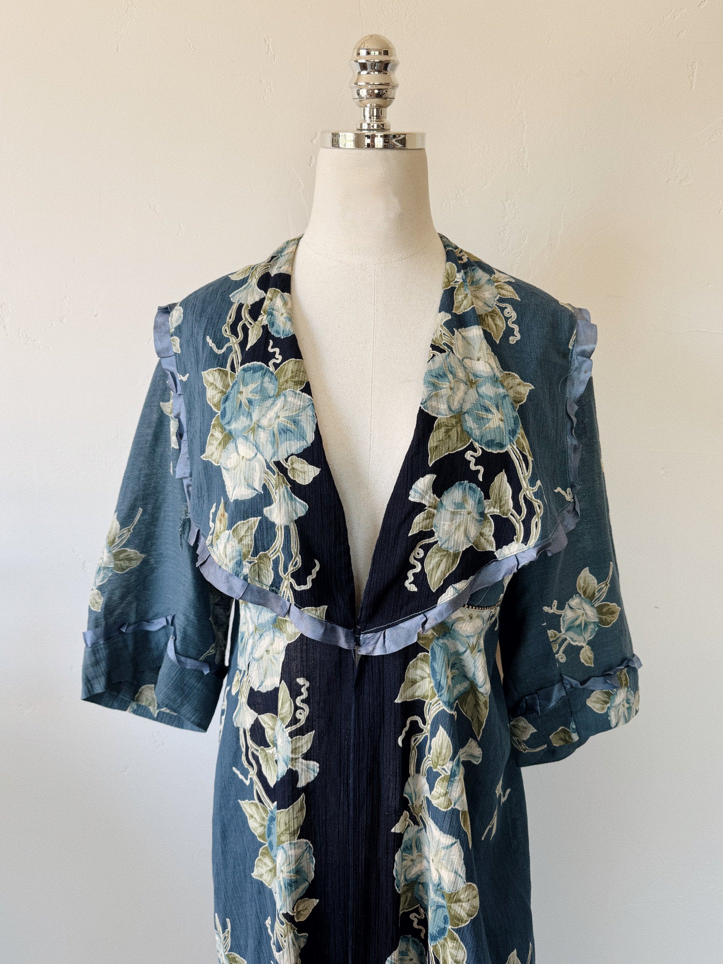 1910s Edwardian Blue Morning Glory Peignoir Duster- S/M-M