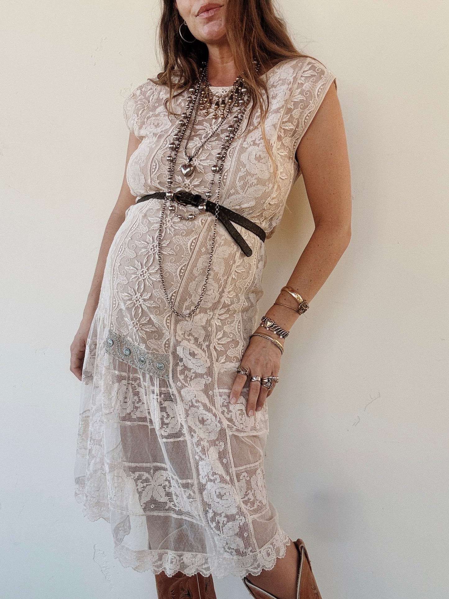 1920s Ecru Filet Lace Shift Dress w/ Aquamarine Appliqué- M
