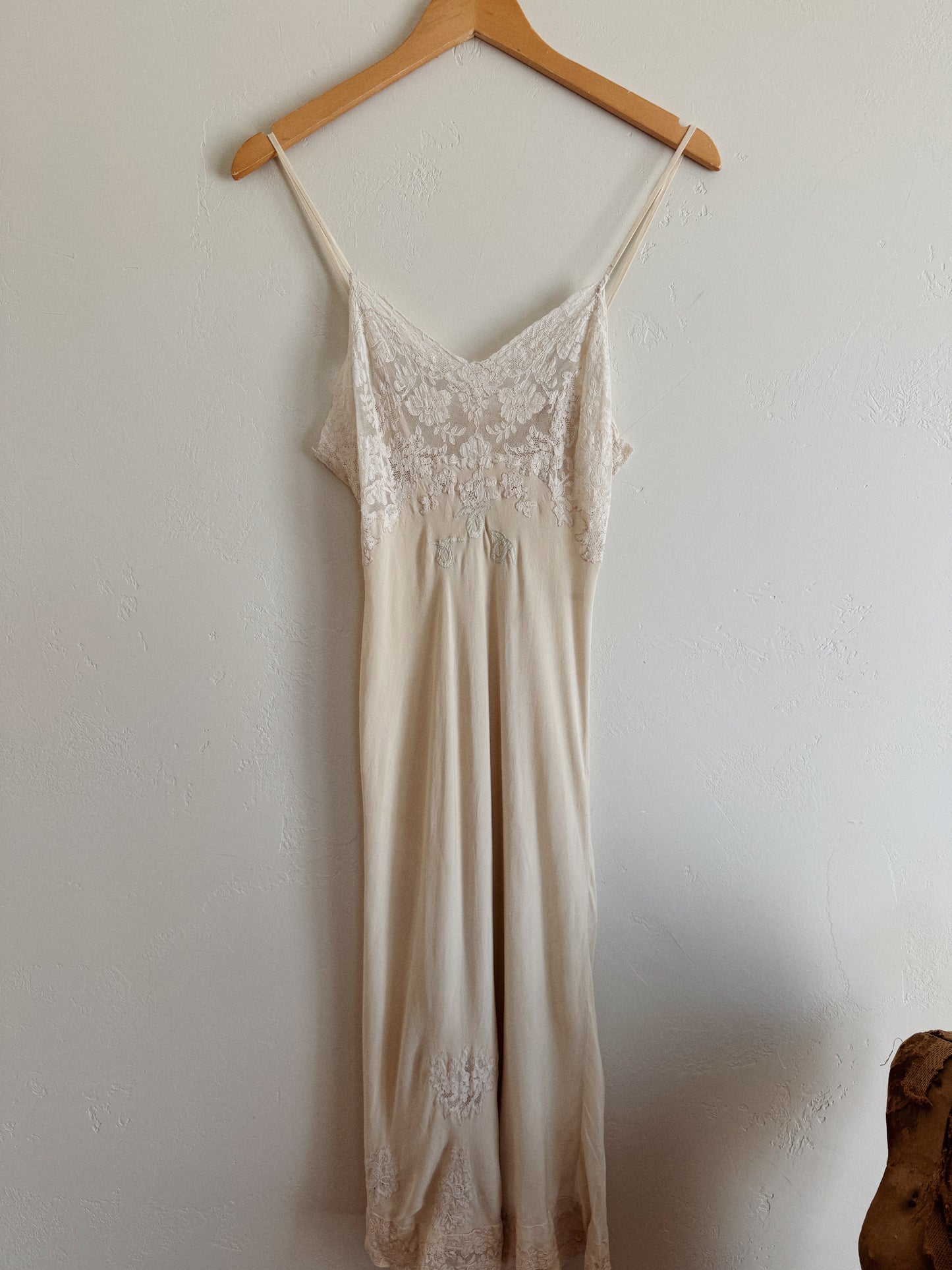 1930s White Silk + Lace Slip Dress w/ Appliqués- XS