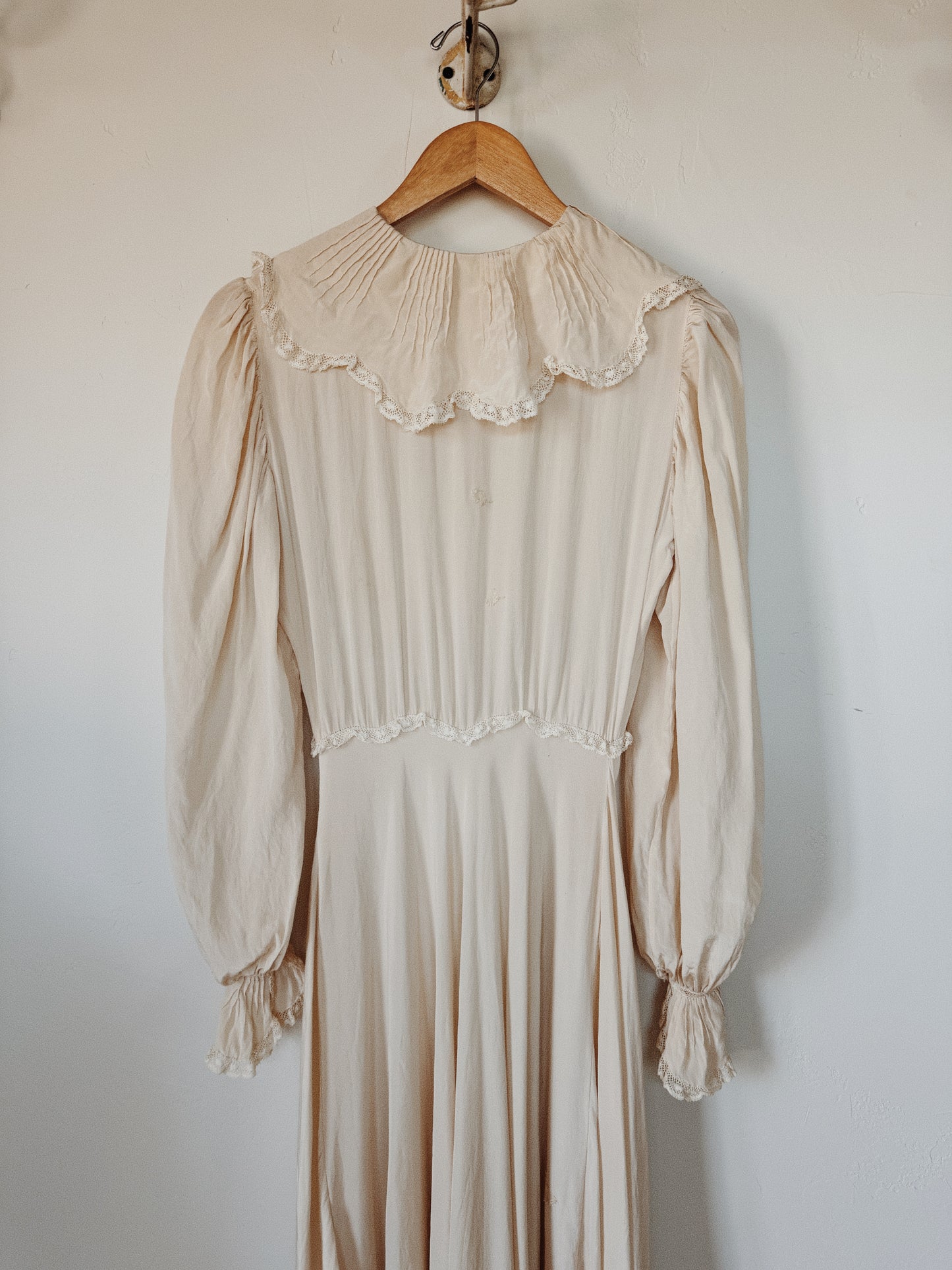 1930s Ethereal Ivory Silk Babydoll Peignoir w/ Scalloped Collar- S-S/M