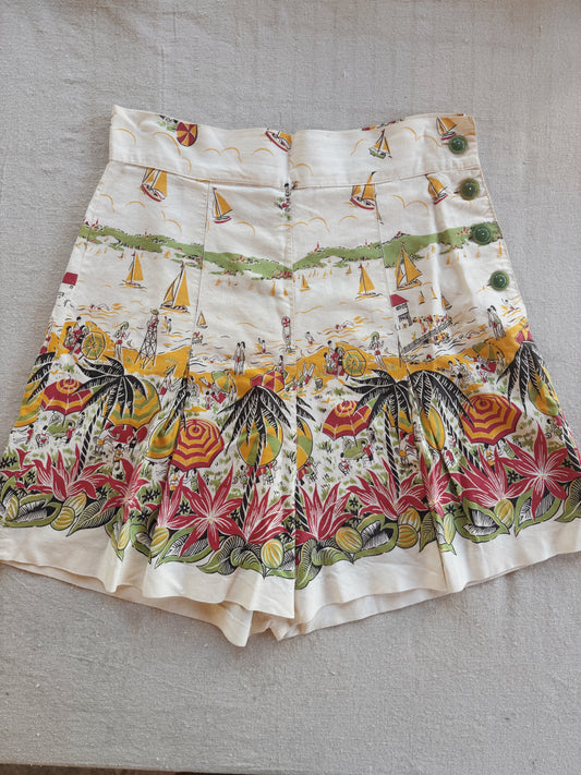 1930s Novelty Beachside Print Green Celluloid Side Button Shorts- M