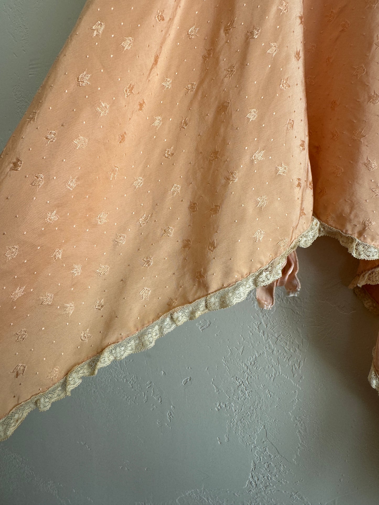 1930s Dusty Rose Silk Brocade Hanker Chief Bed Jacket- S-M