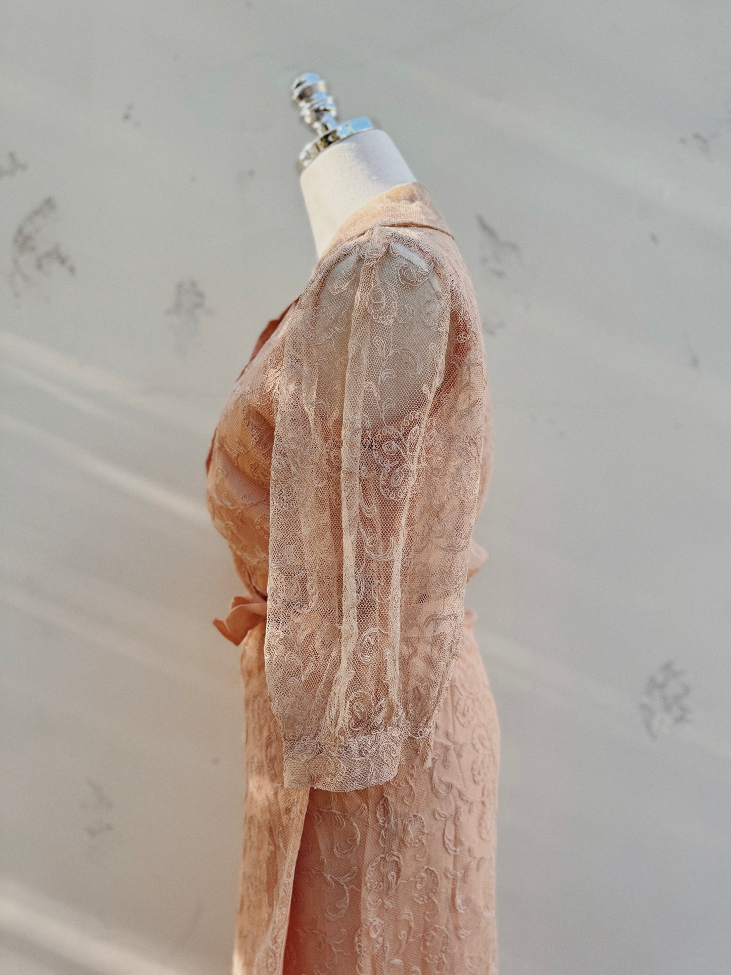 1930s Champagne + Pink Lace Dress w/ Puffed Shoulders- S/M-M