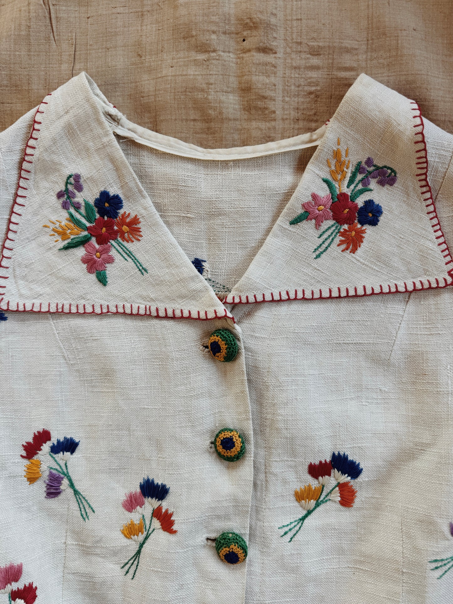 1930s/40s Grey Linen Floral Embroidered Blouse w/ Crocheted Buttons- M