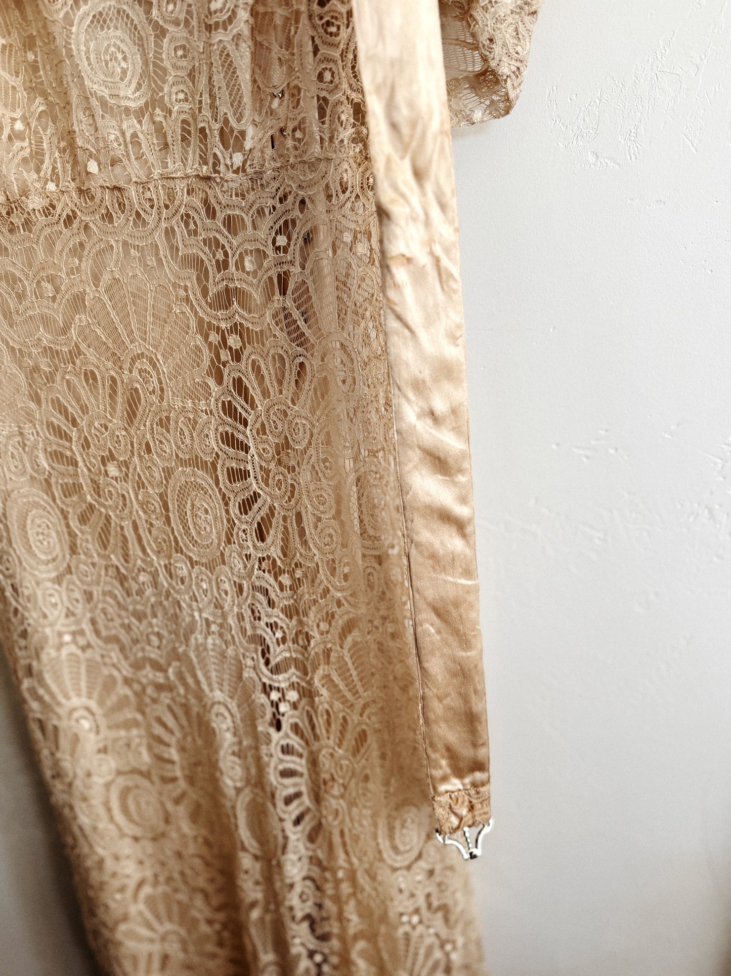 1930s White Lace + Puffed Shoulder Gown w/ Rhinestone Belt- XS/S