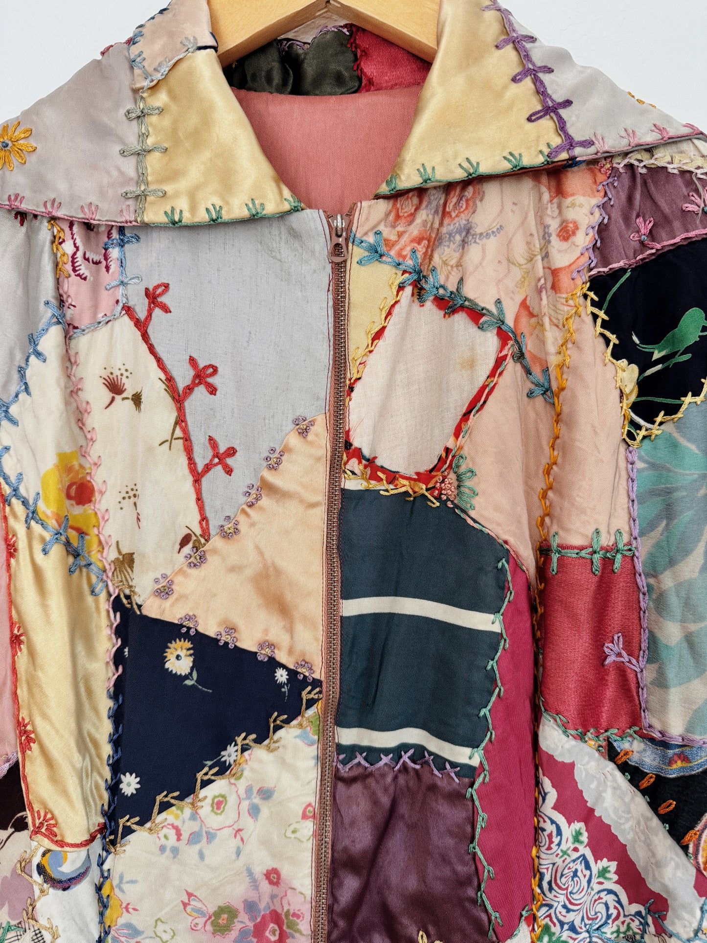 1930s Incredible Pink Crazy Quilt Embroidered Dressing Gown w/ Bell Zipper- S-S/M