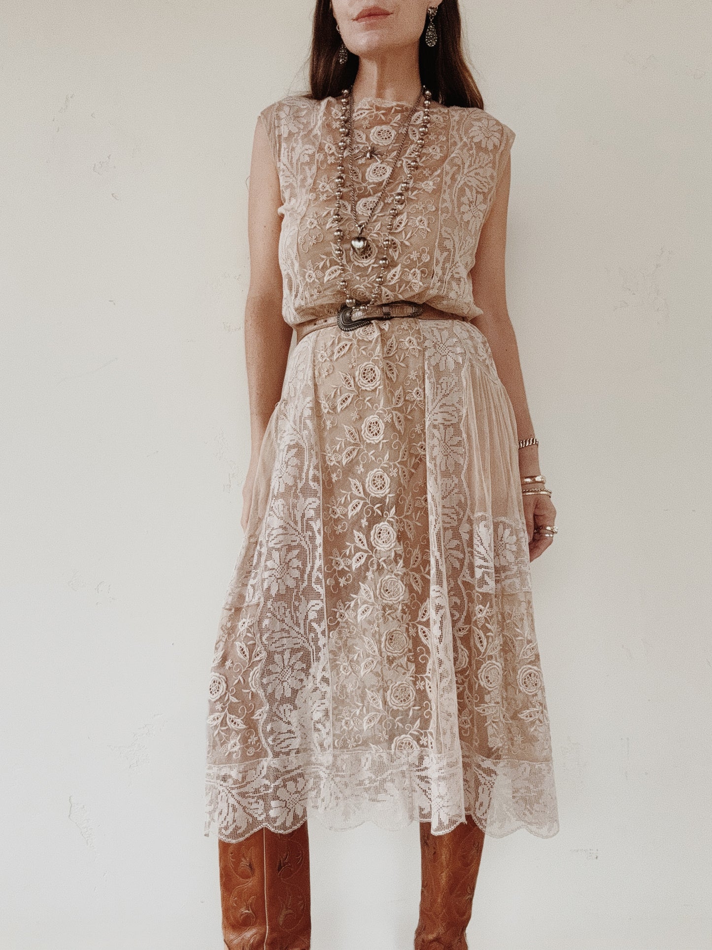 1920s Ecru Filet Lace Shift Dress w/ Aquamarine Appliqué- M