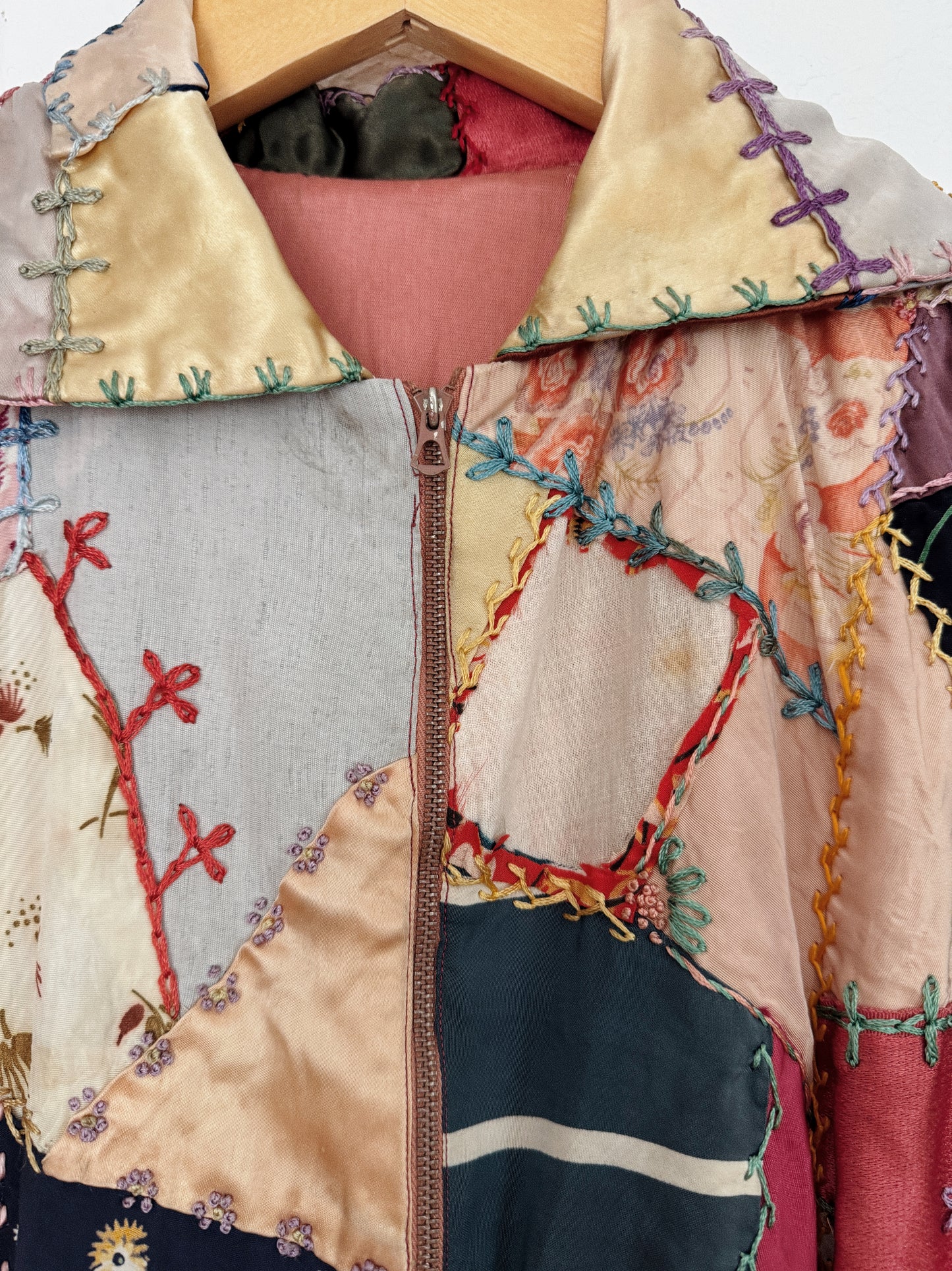 1930s Incredible Pink Crazy Quilt Embroidered Dressing Gown w/ Bell Zipper- S-S/M