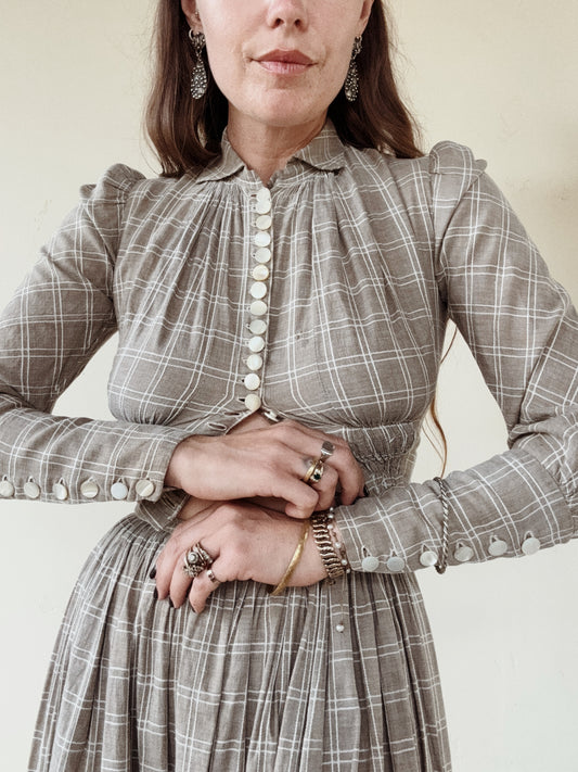 Antique 1800s Victorian Linen Set w/ Thick Shell Buttons- XS/S