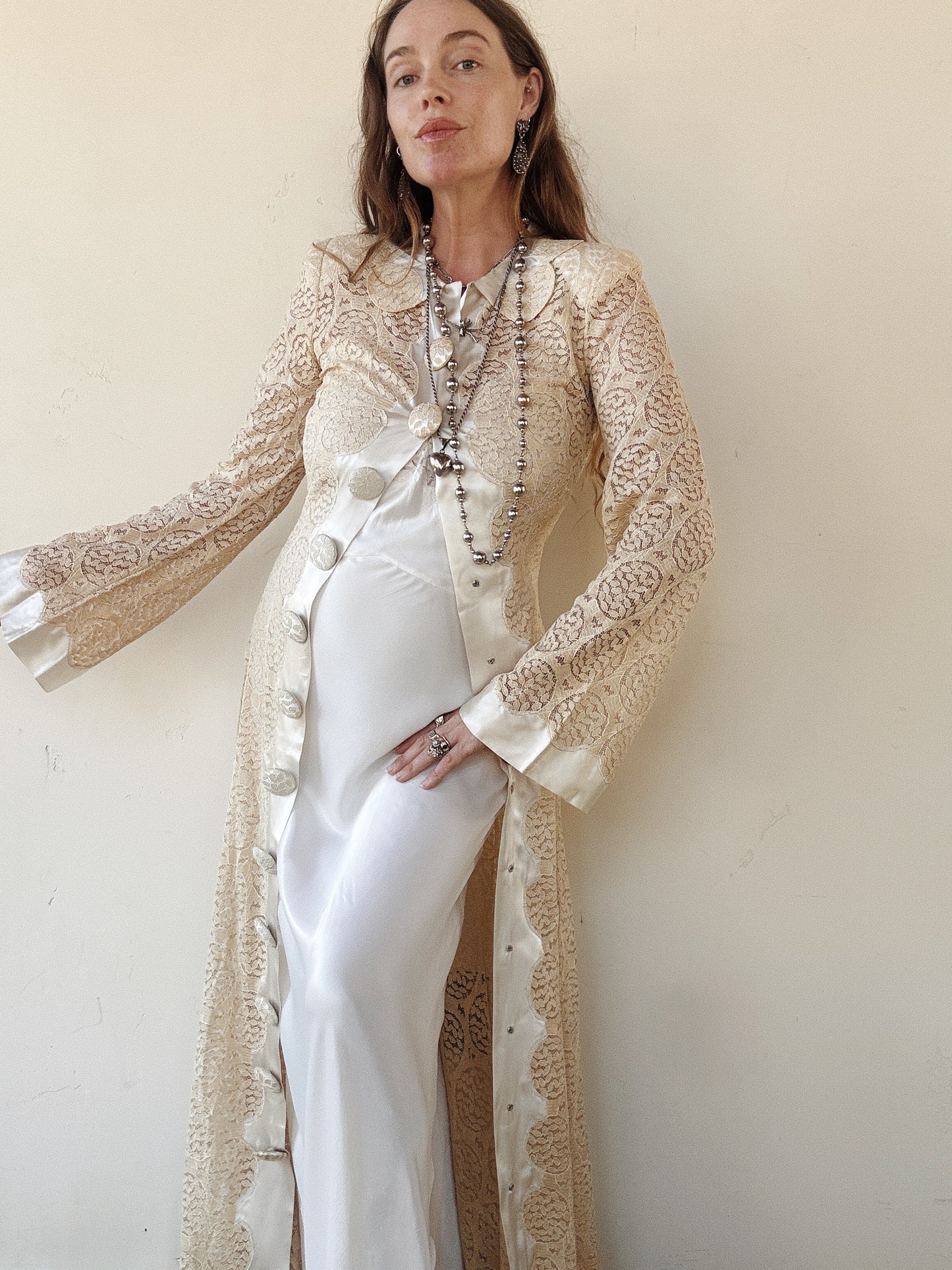 1940s Ivory Lace + Satin Hostess Gown w/ Scalloped Collar- S-S/M