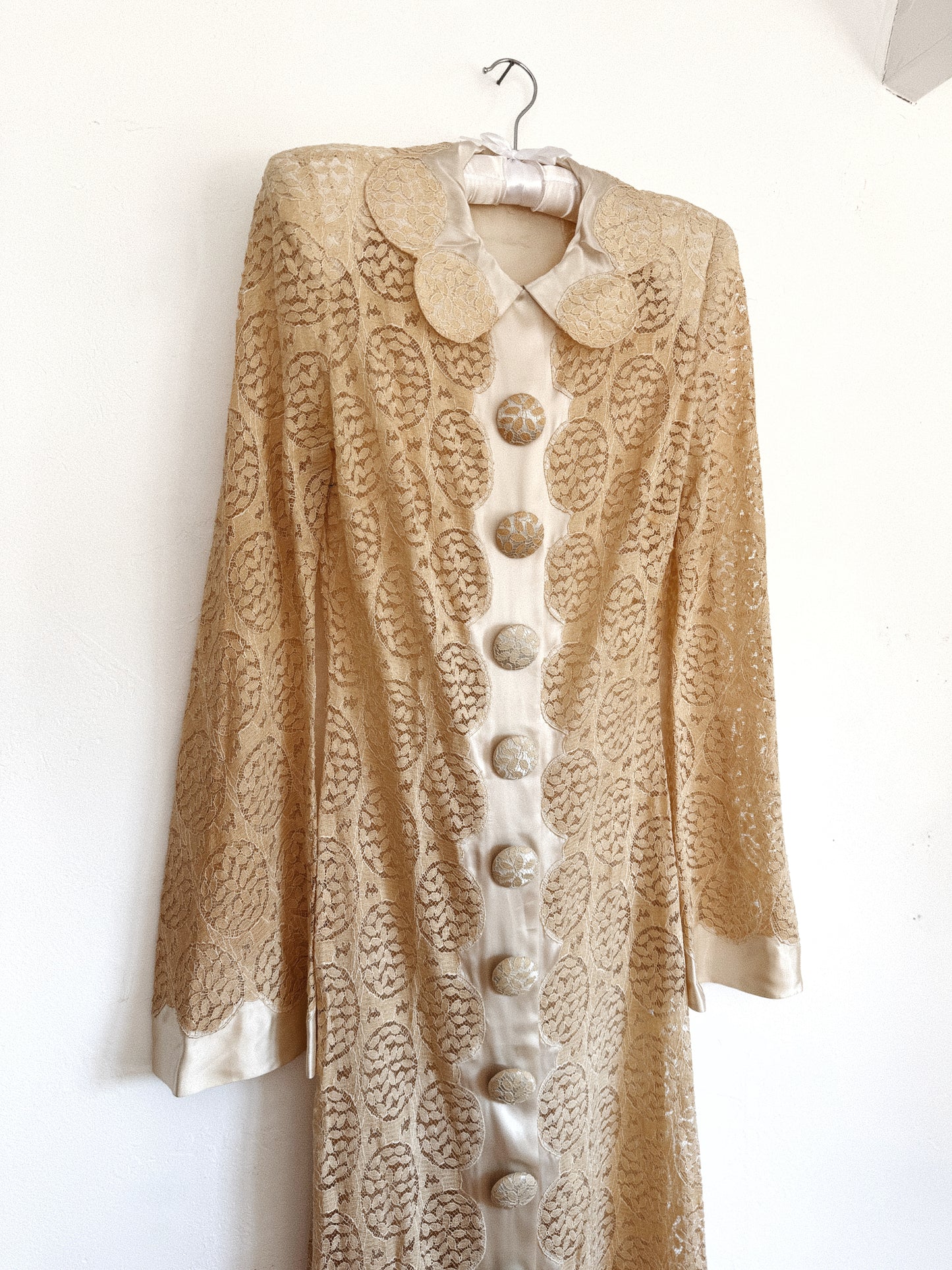 1940s Ivory Lace + Satin Hostess Gown w/ Scalloped Collar- S-S/M