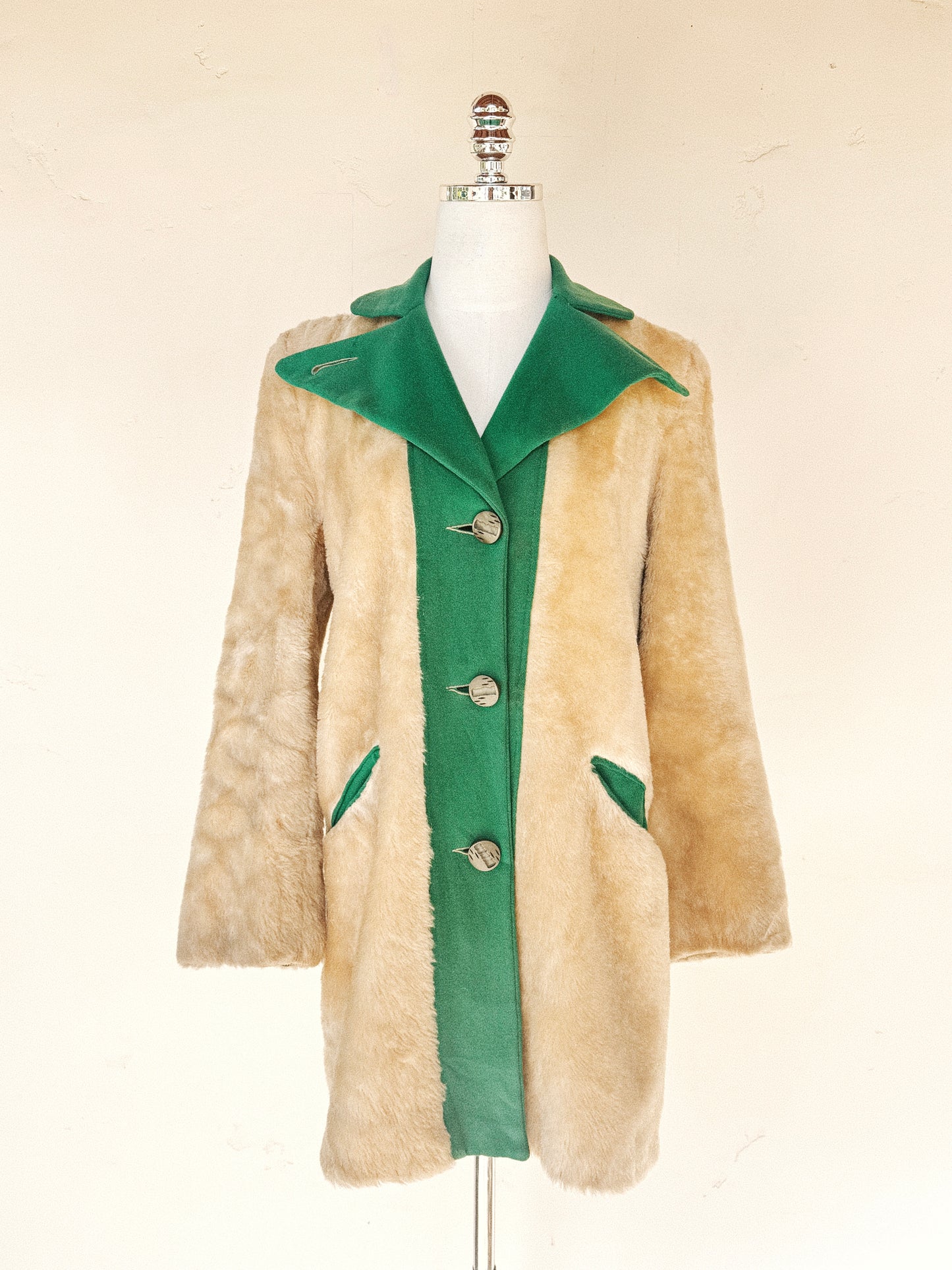1930s/40s Teddy Bear Coat w/ Puffed Shoulders- S/M-M