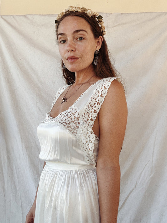 Antique White Rose Bridal Wreath Crown