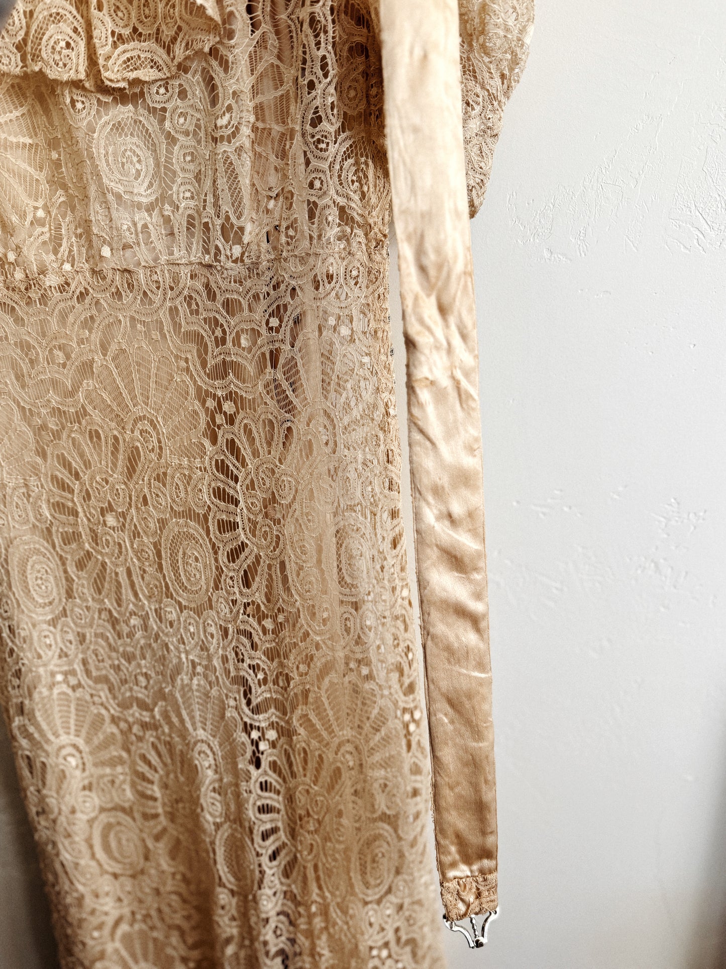 1930s White Lace + Puffed Shoulder Gown w/ Rhinestone Belt- XS/S