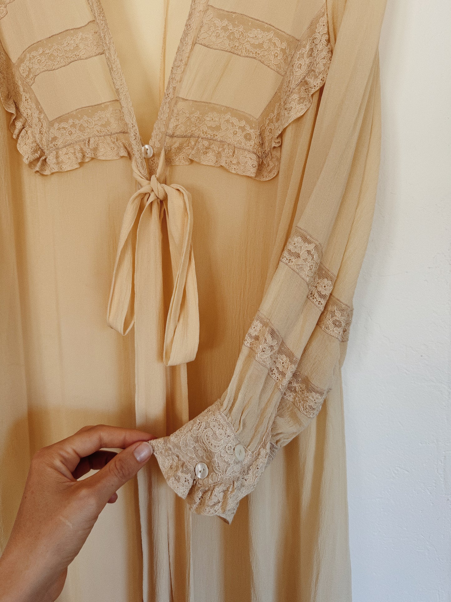1930s Champagne Crinkle Silk Chiffon Peignoir w/ French Lace Inserts- S-S/M