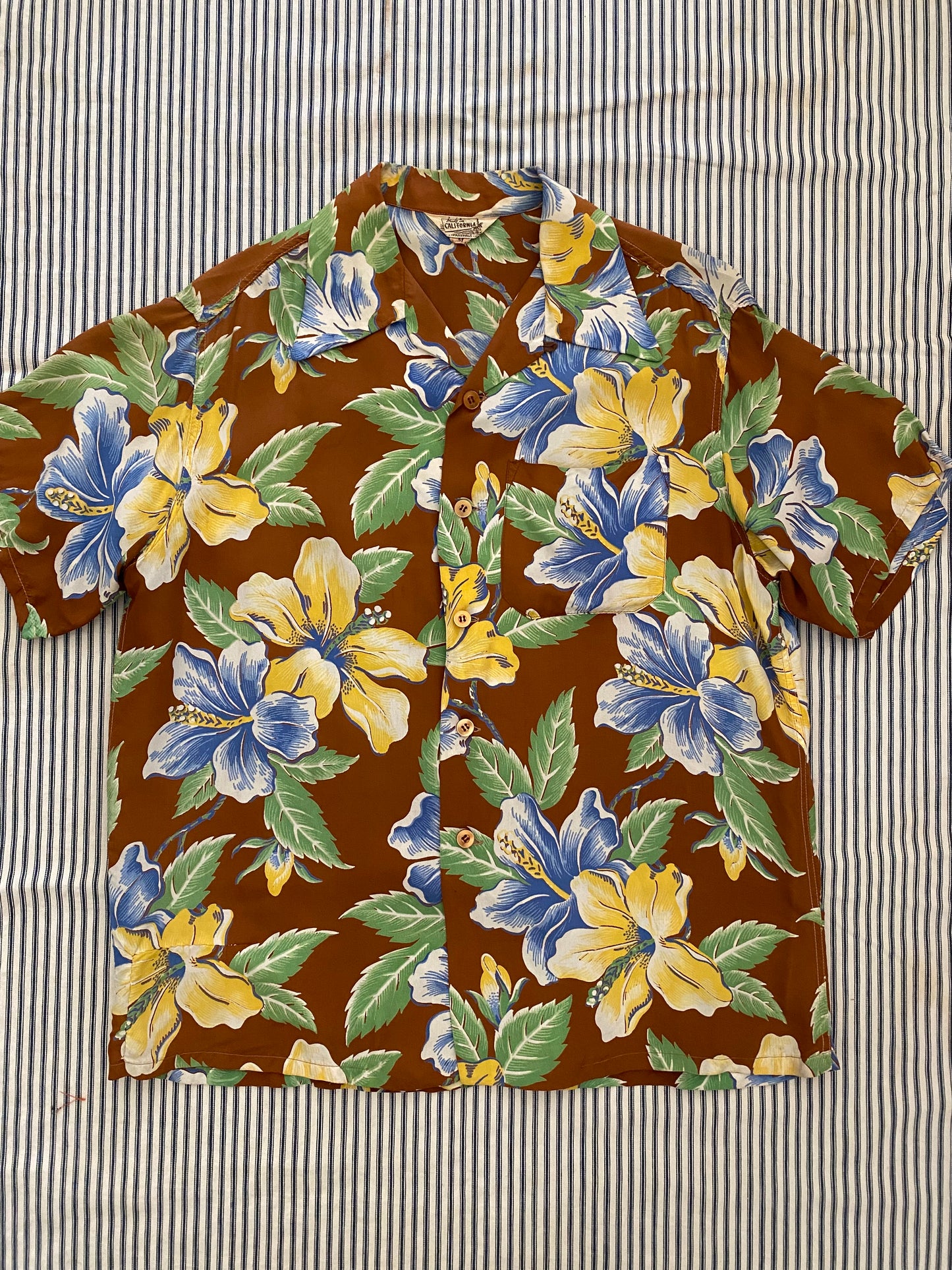 1940s Brown Cold Rayon Hawaiian Shirt- M-L