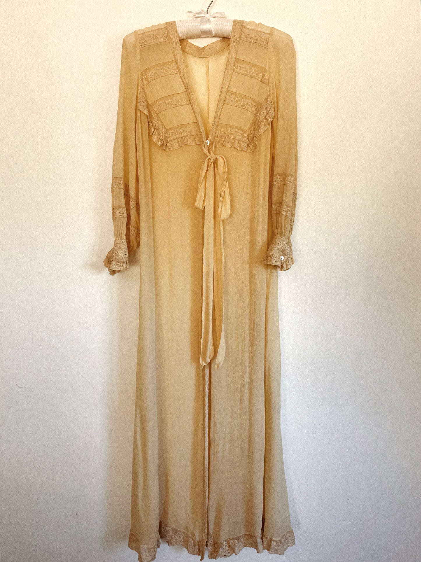 1930s Champagne Crinkle Silk Chiffon Peignoir w/ French Lace Inserts- S-S/M