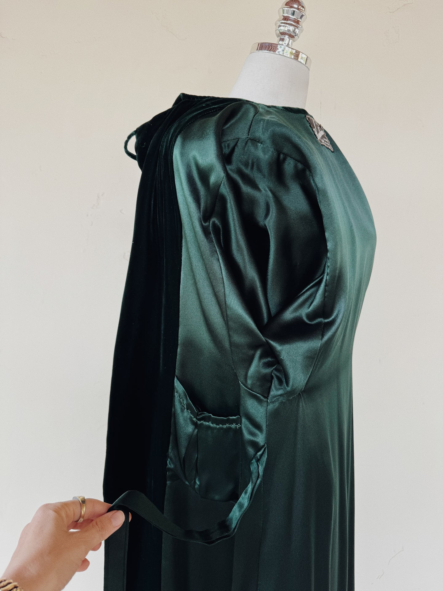 1930s/40s Emerald Green Velvet Deco Duster Coat w/ Bon Bons- S/M