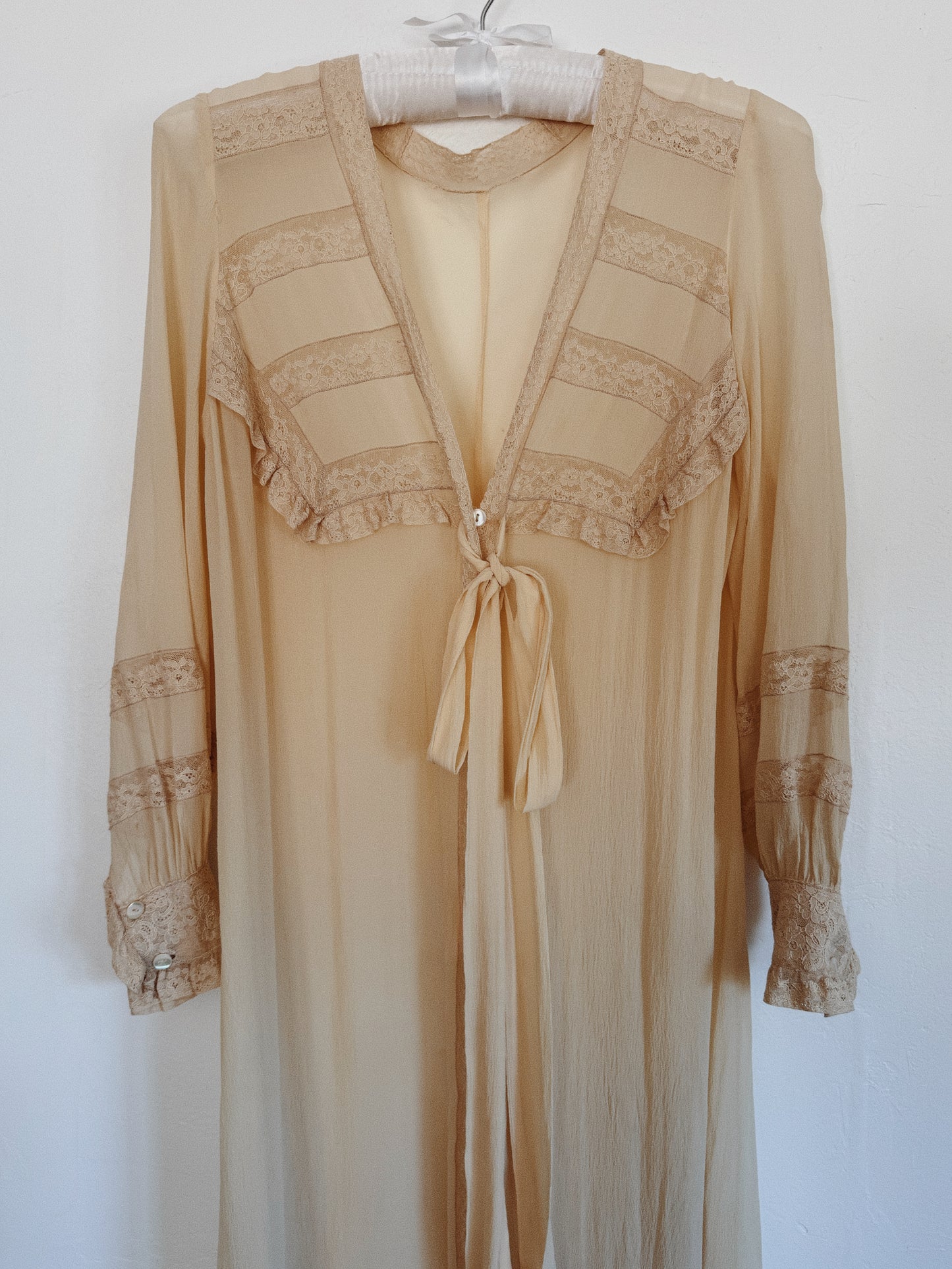 1930s Champagne Crinkle Silk Chiffon Peignoir w/ French Lace Inserts- S-S/M