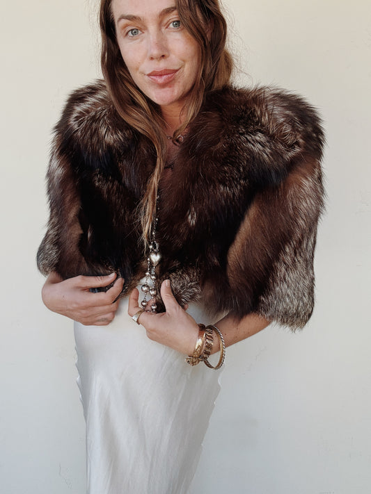 1940s Silver Fox Fur Caplet w/ Angular Shoulders- S-M