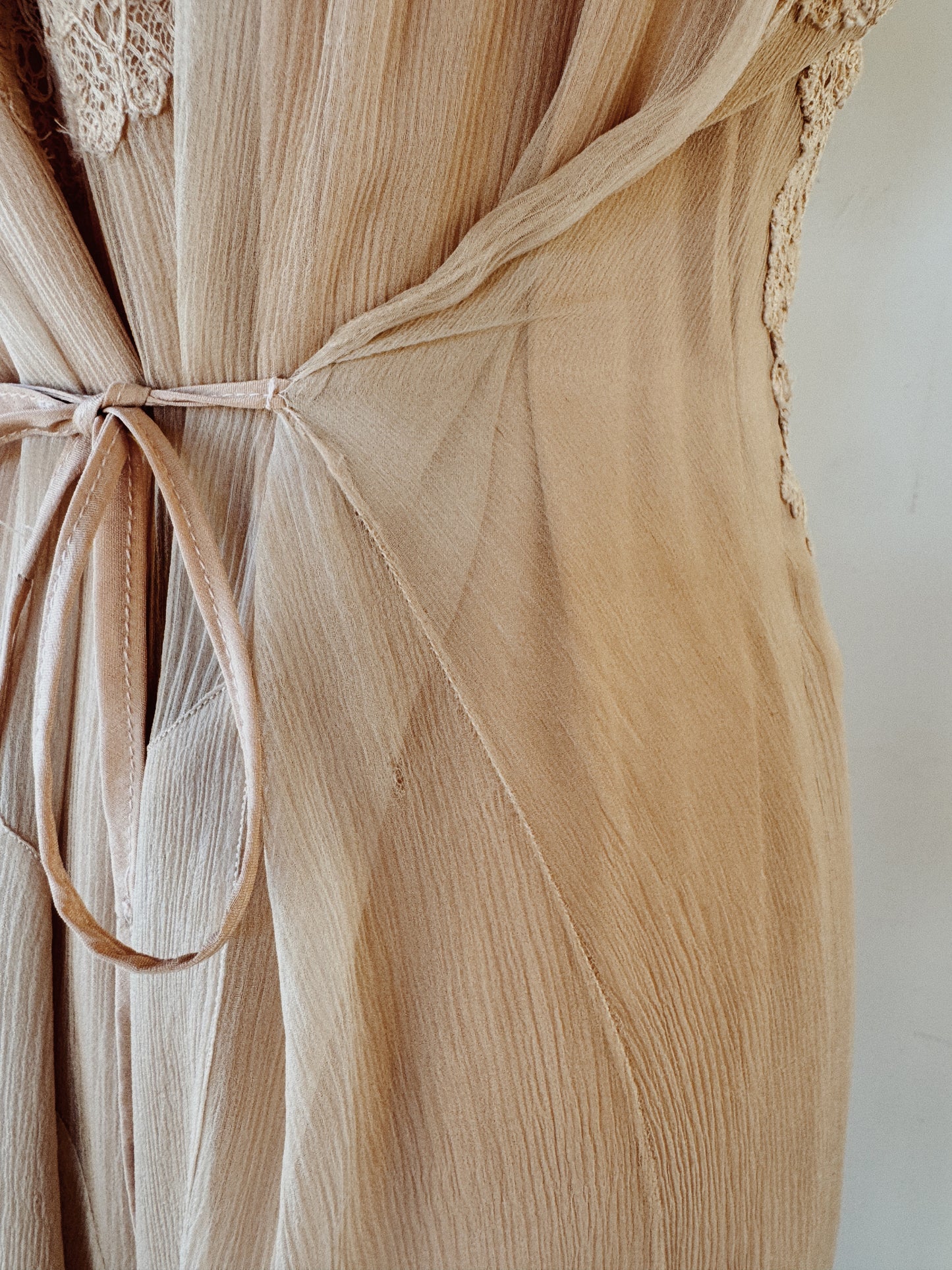 1930s Champagne Crinkle Silk Chiffon Dress w/ Lace Appliqué- S/M