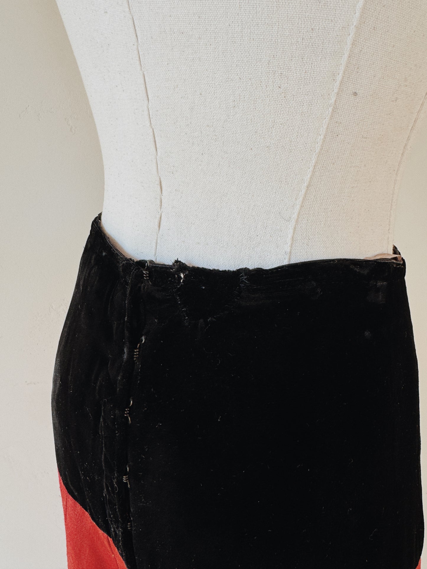 1920s/30s Black Velvet Gypsy Skirt w/ Lamé Floral Appliqué- S