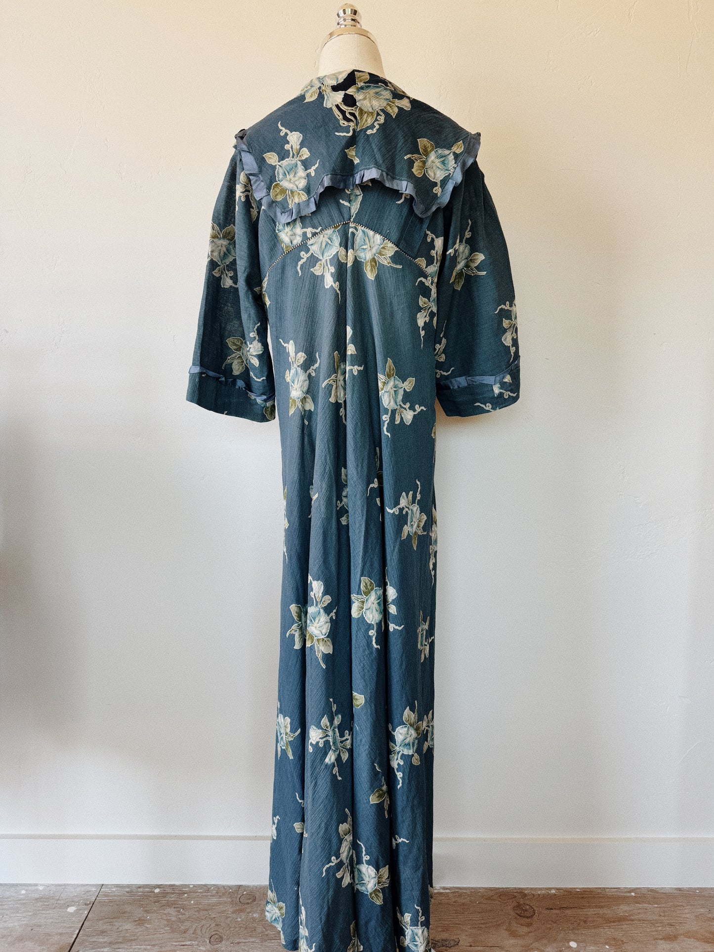 1910s Edwardian Blue Morning Glory Peignoir Duster- S/M-M