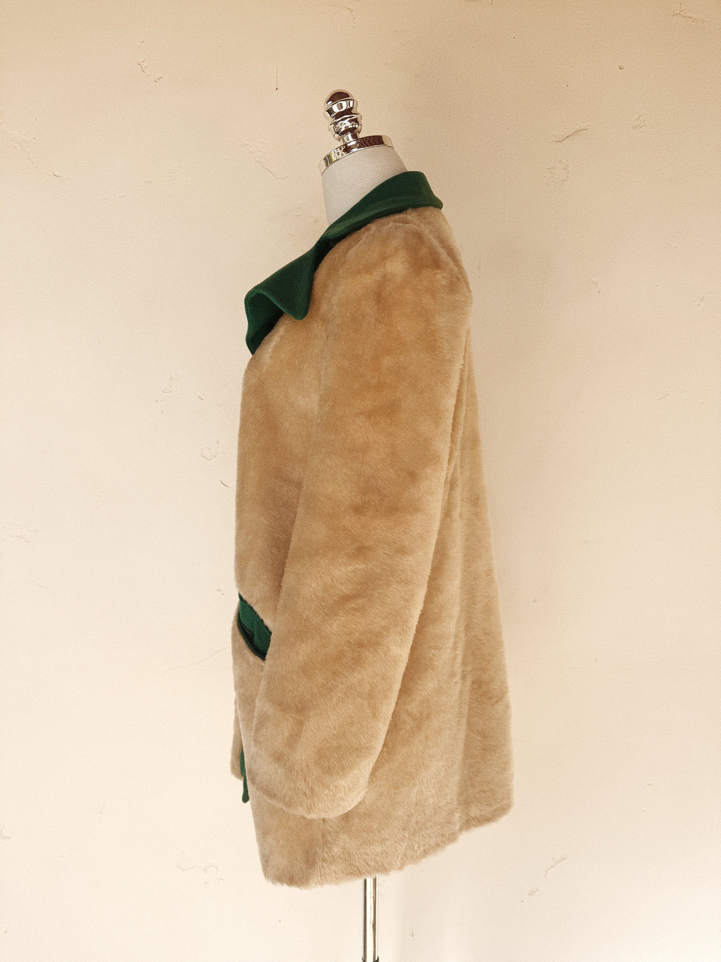 1930s/40s Teddy Bear Coat w/ Puffed Shoulders- S/M-M