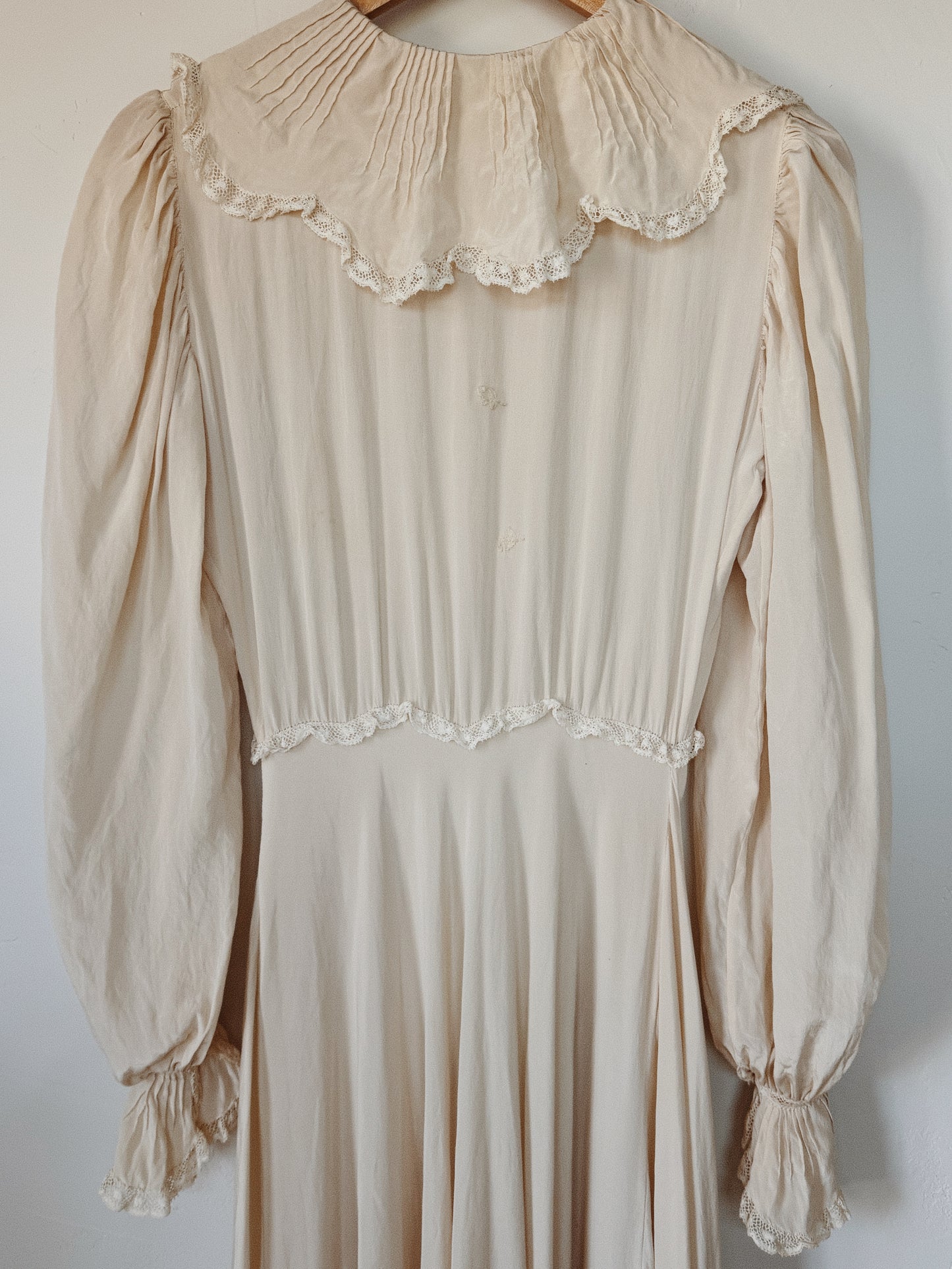 1930s Ethereal Ivory Silk Babydoll Peignoir w/ Scalloped Collar- S-S/M