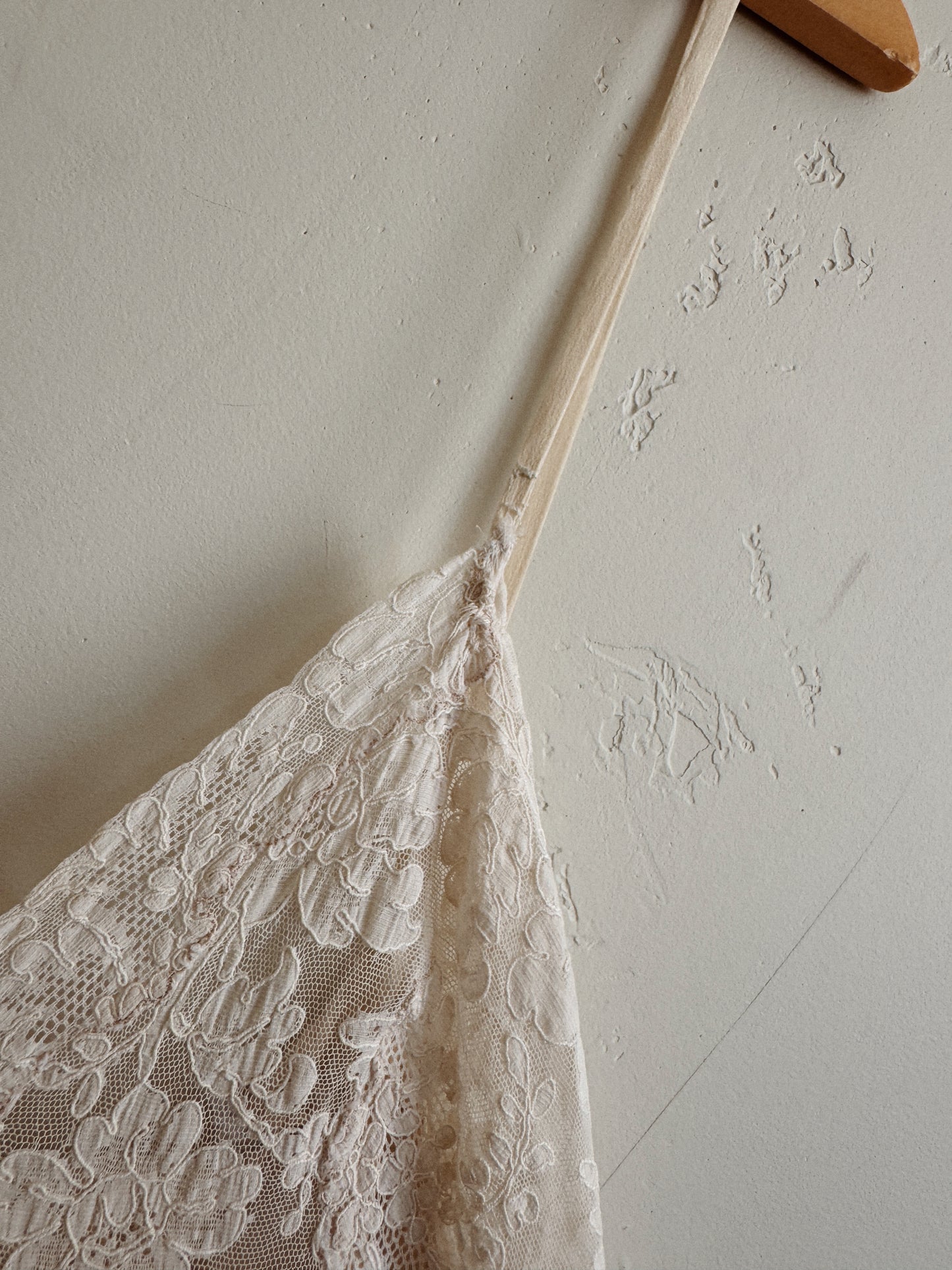 1930s White Silk + Lace Slip Dress w/ Appliqués- XS