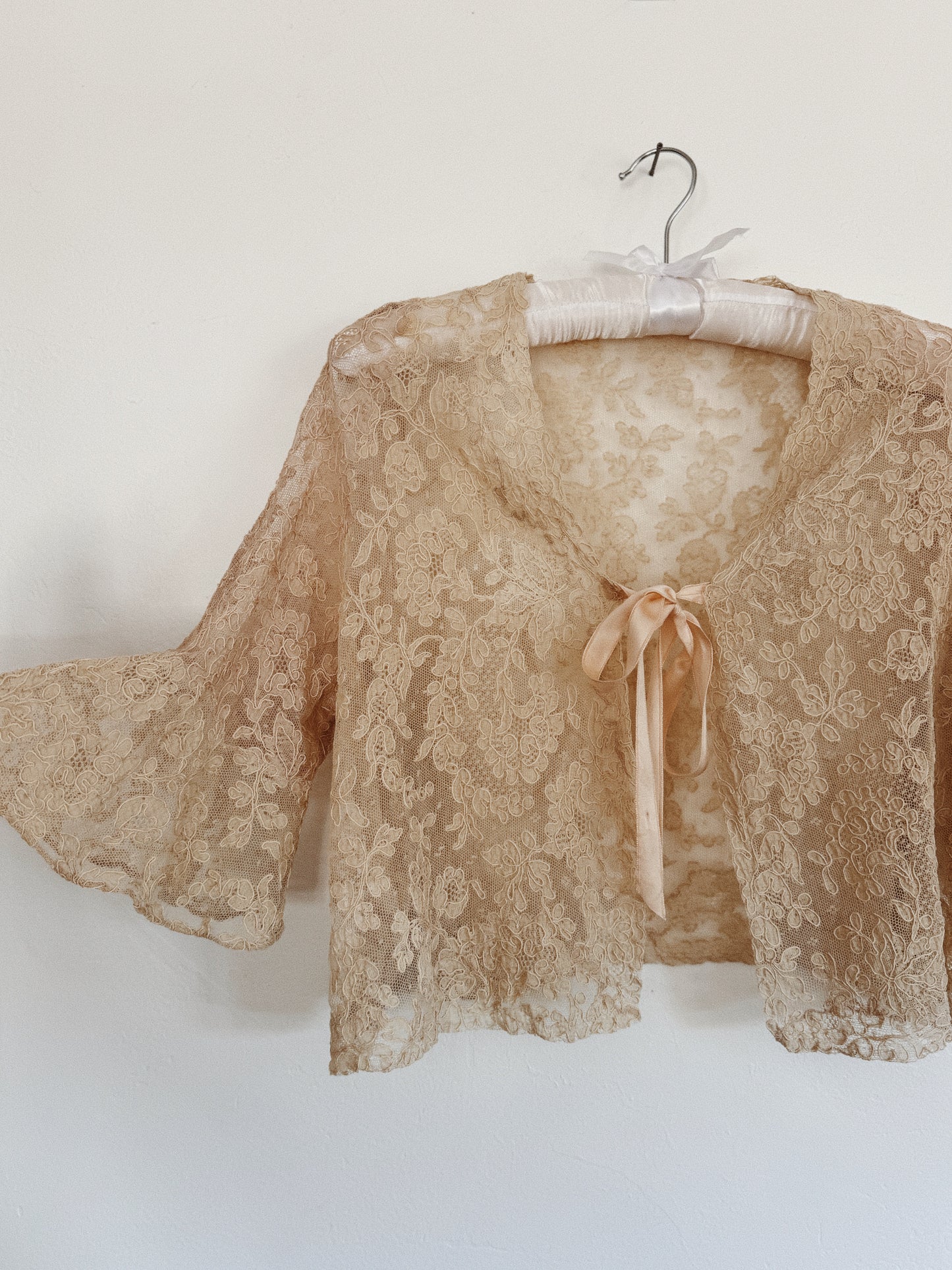 1930s Fine Lace Bed Jacket w/ Trumpet Sleeves- S-S/M