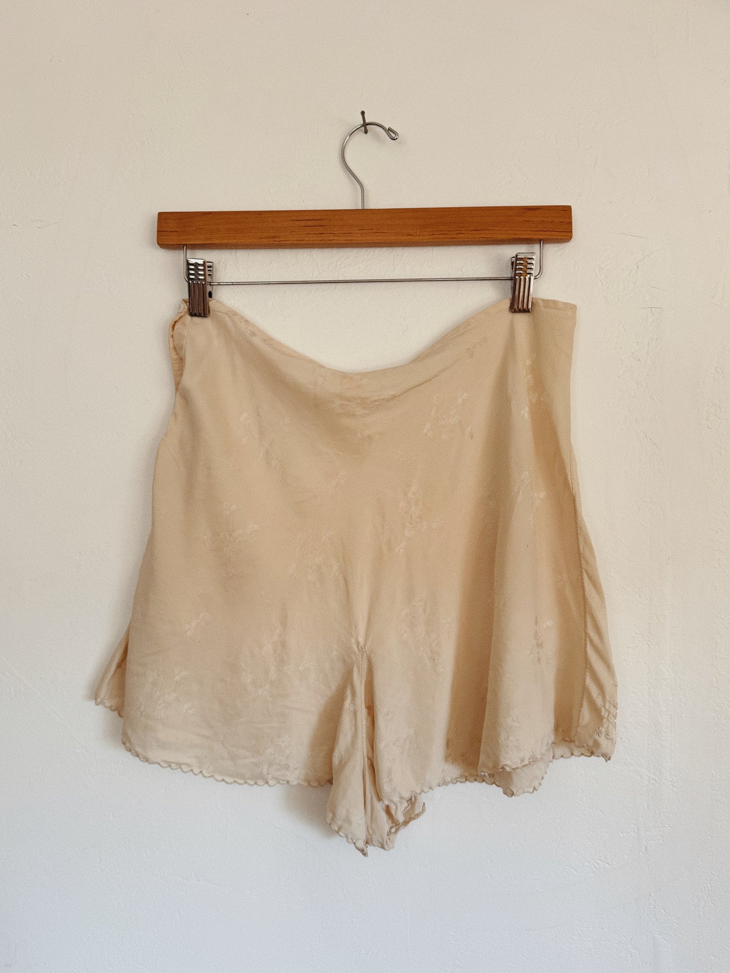 1930s Ivory Imported Silk Jacquard Embroidered Tap Shorts- M