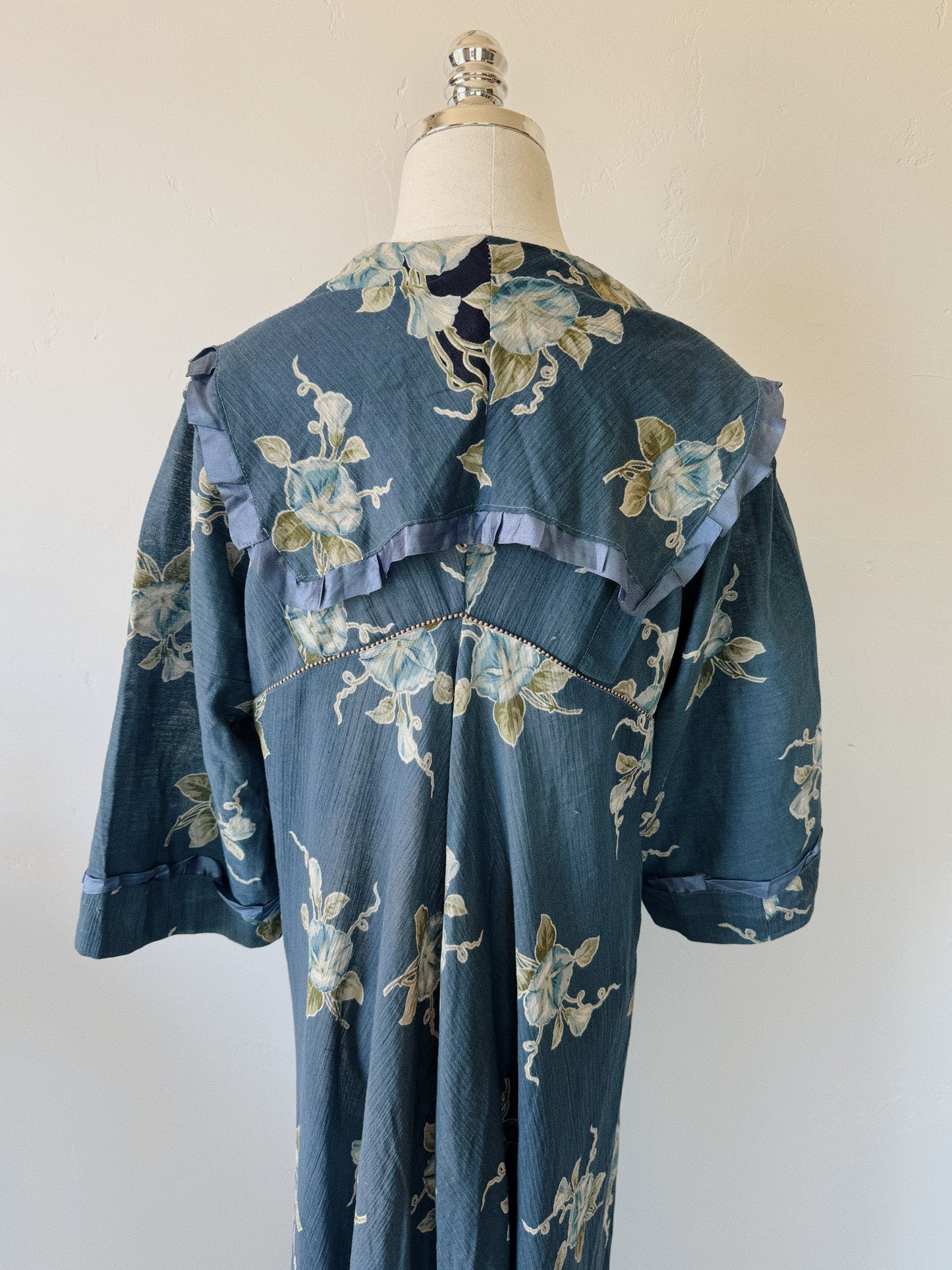1910s Edwardian Blue Morning Glory Peignoir Duster- S/M-M