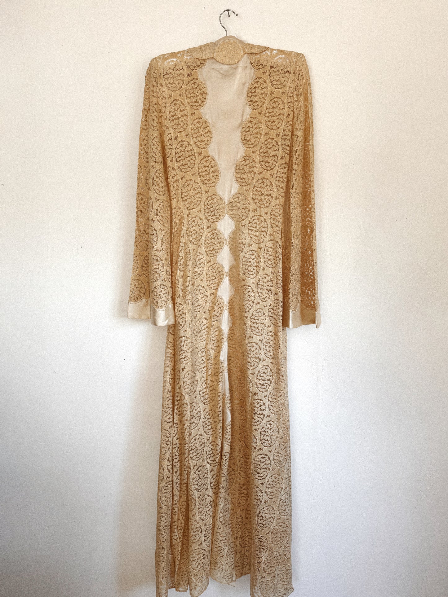 1940s Ivory Lace + Satin Hostess Gown w/ Scalloped Collar- S-S/M