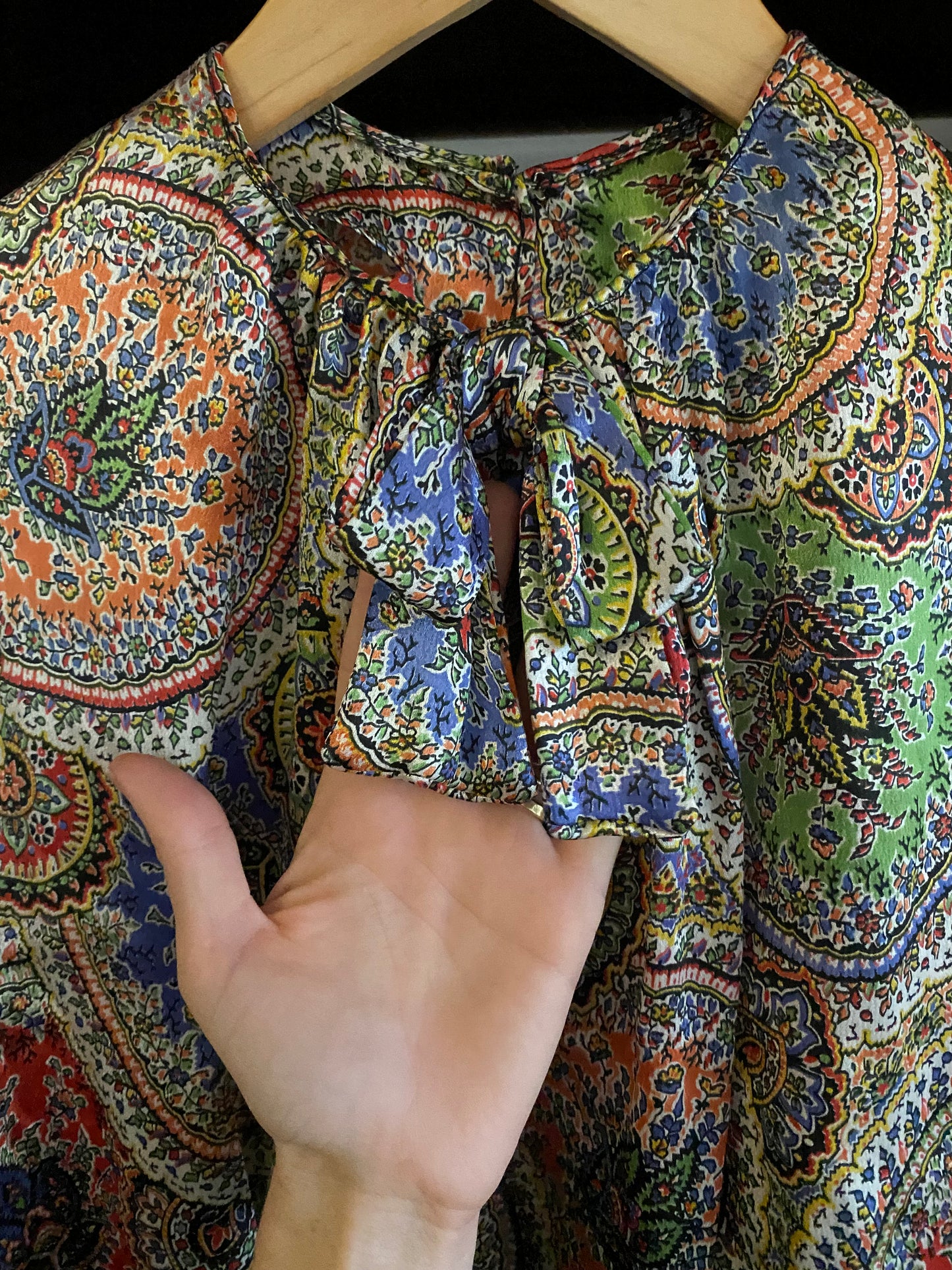 1940s Multicolored Satin Paisley Cropped Blouse- M