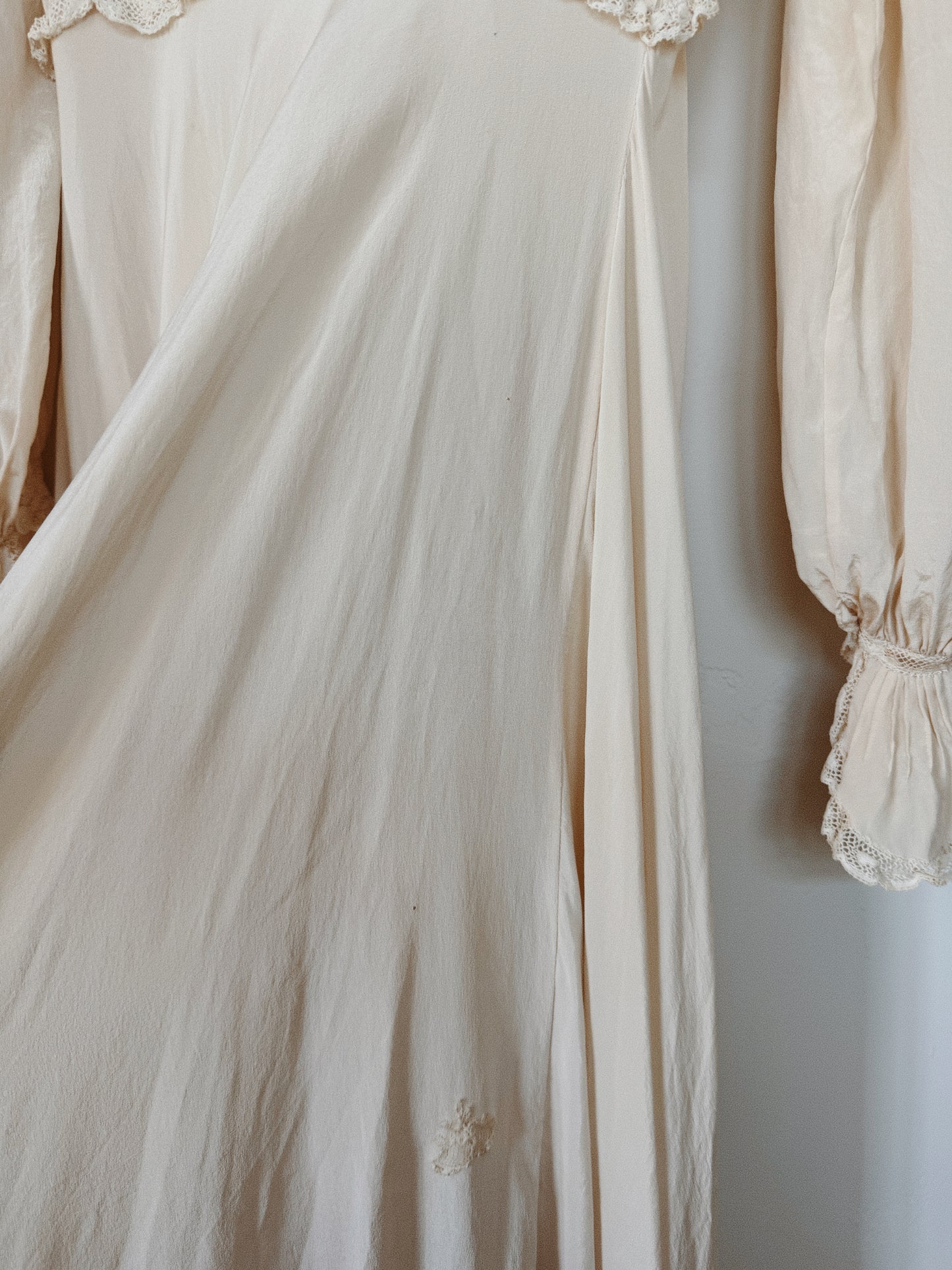 1930s Ethereal Ivory Silk Babydoll Peignoir w/ Scalloped Collar- S-S/M