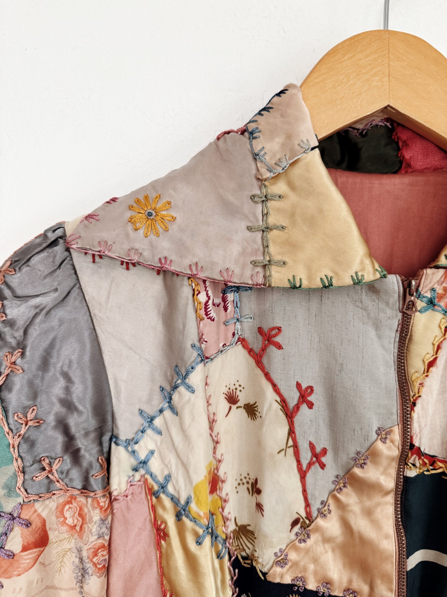 1930s Incredible Pink Crazy Quilt Embroidered Dressing Gown w/ Bell Zipper- S-S/M