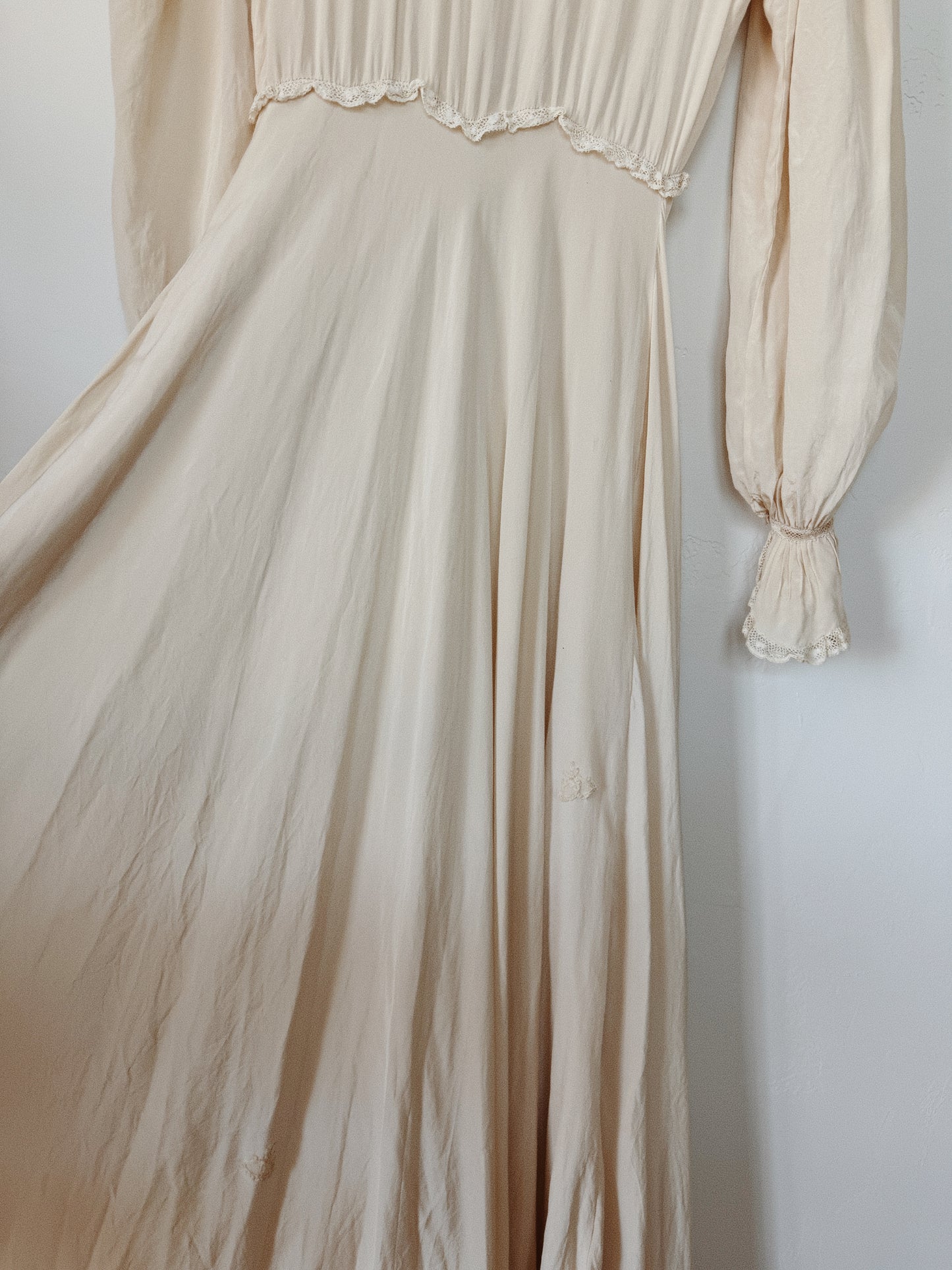 1930s Ethereal Ivory Silk Babydoll Peignoir w/ Scalloped Collar- S-S/M