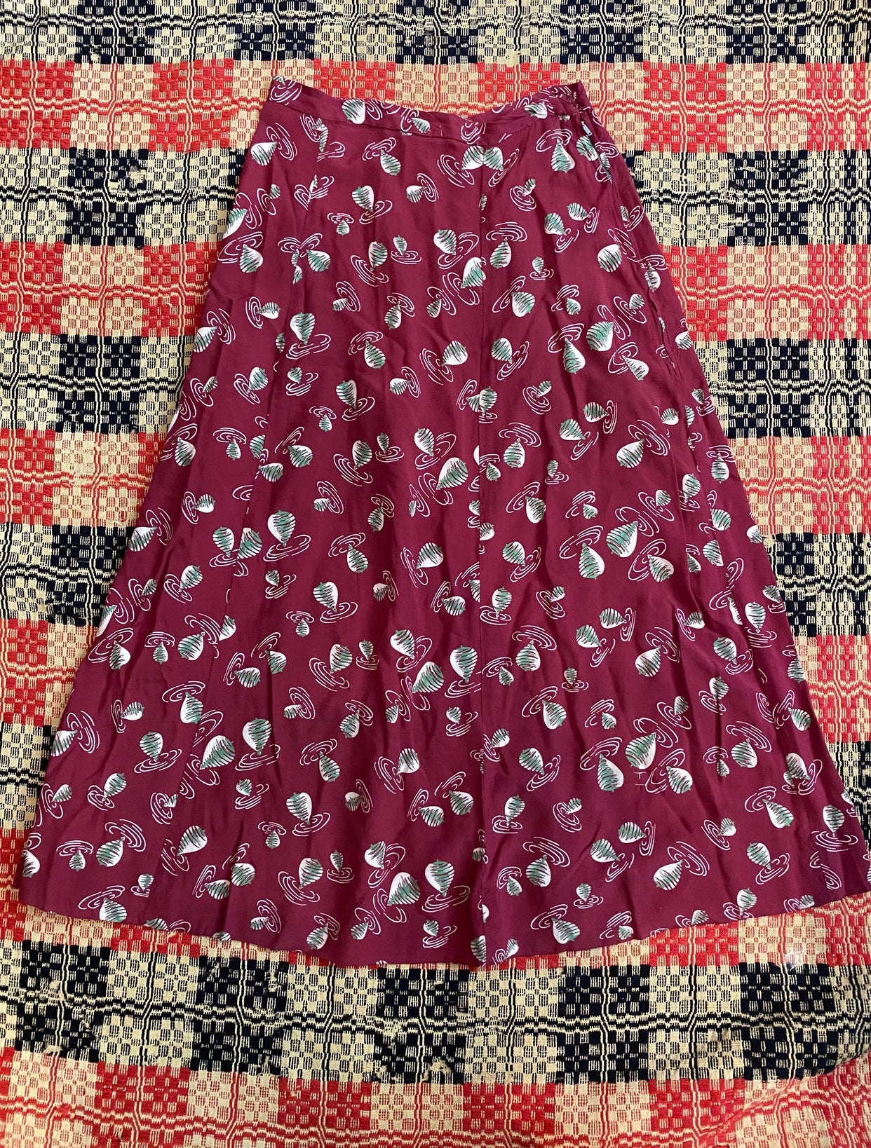 1940s Novelty Print Twirling Top Rayon Skirt- XS/S