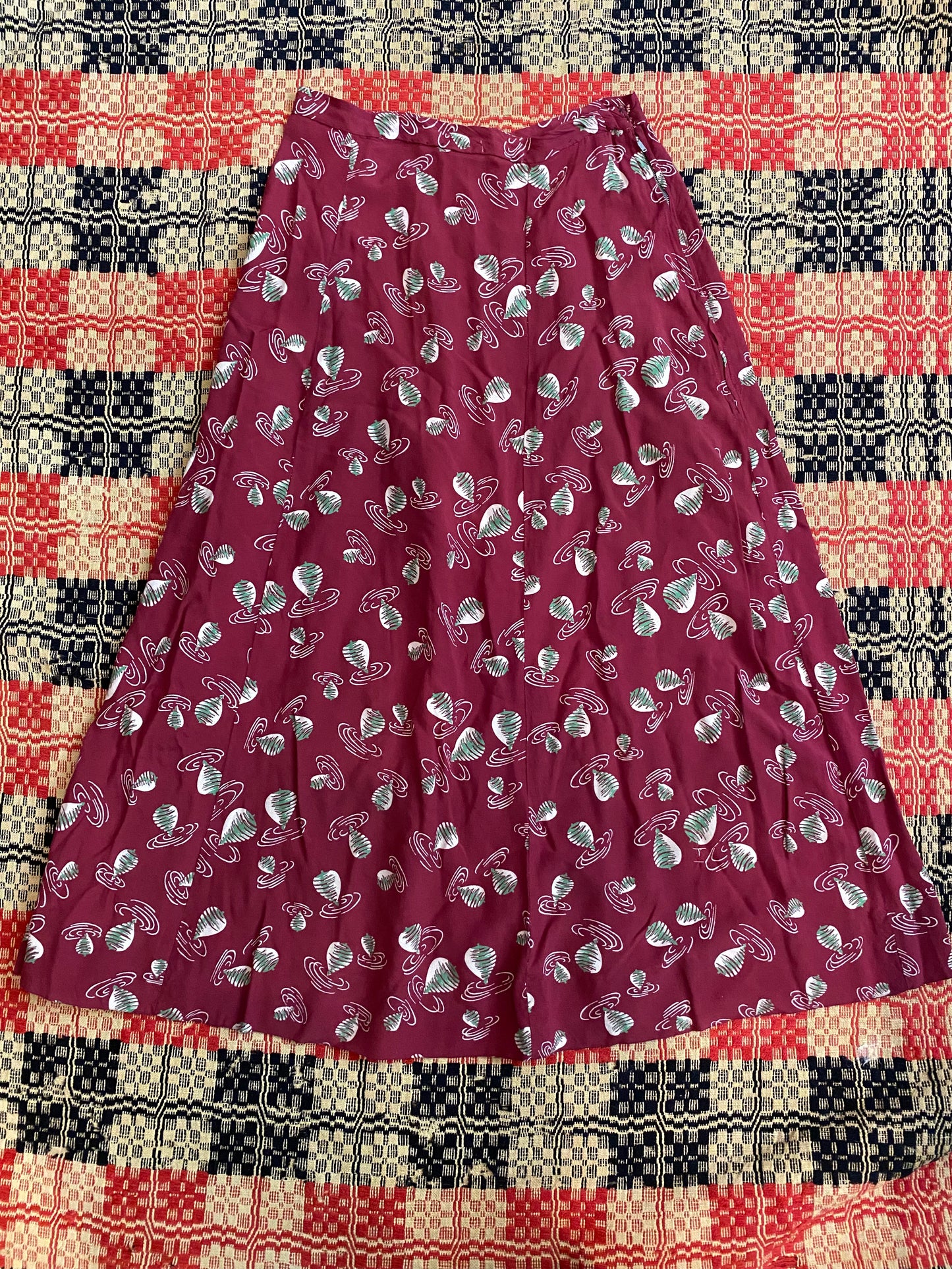 1940s Novelty Print Twirling Top Rayon Skirt Set- S/M